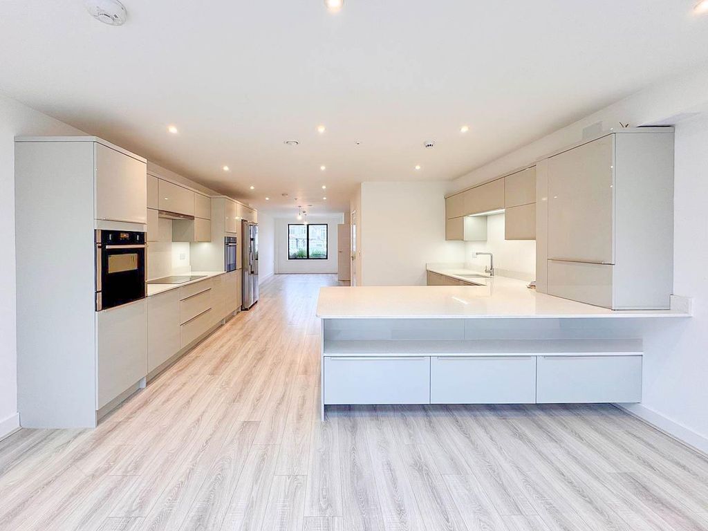 Property photo 2 of 20 Open Plan Living