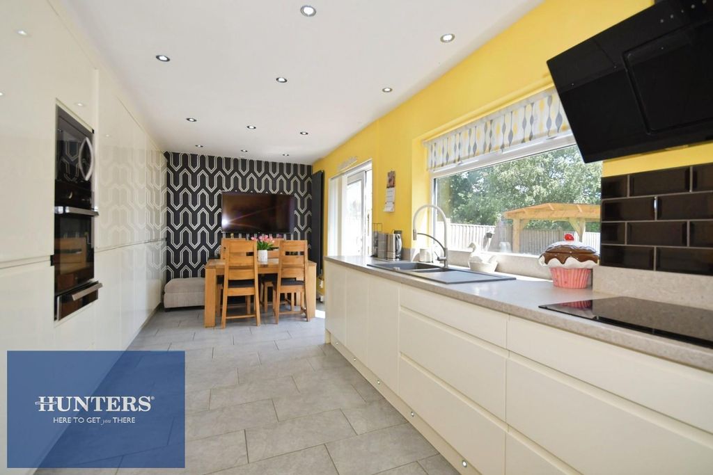 Property photo 2 of 16 Kitchen.Jpg