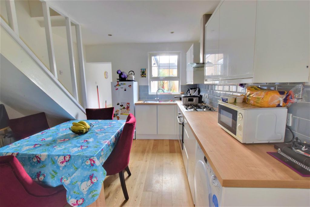 Property photo 3 of 7