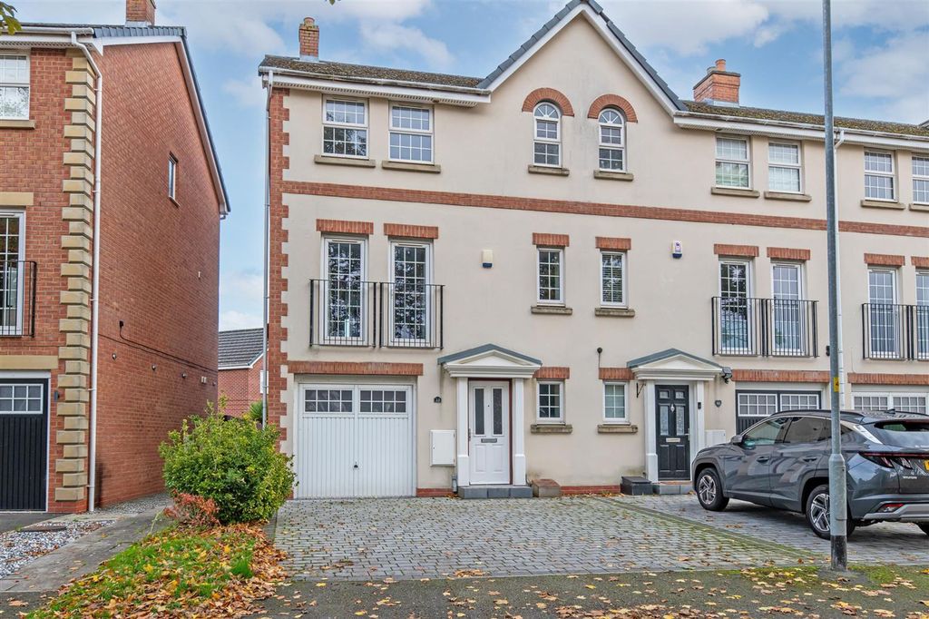 Property photo 1 of 19 Exterior