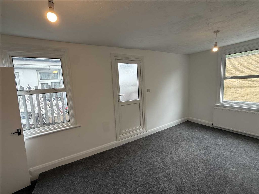 Property photo 1 of 16 Main Picture