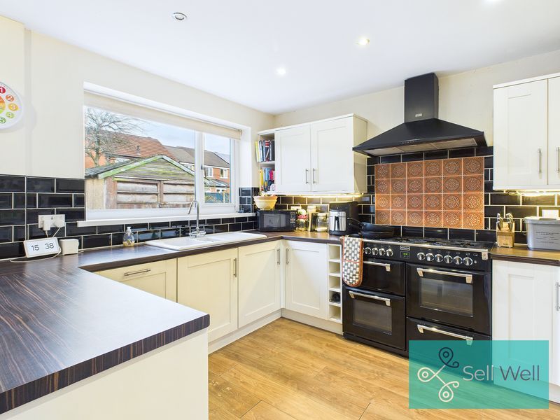 Property photo 3 of 20 Kitchen