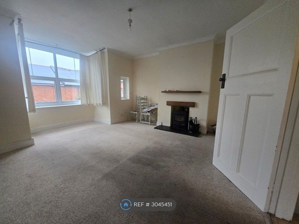 Property photo 2 of 15 Lounge