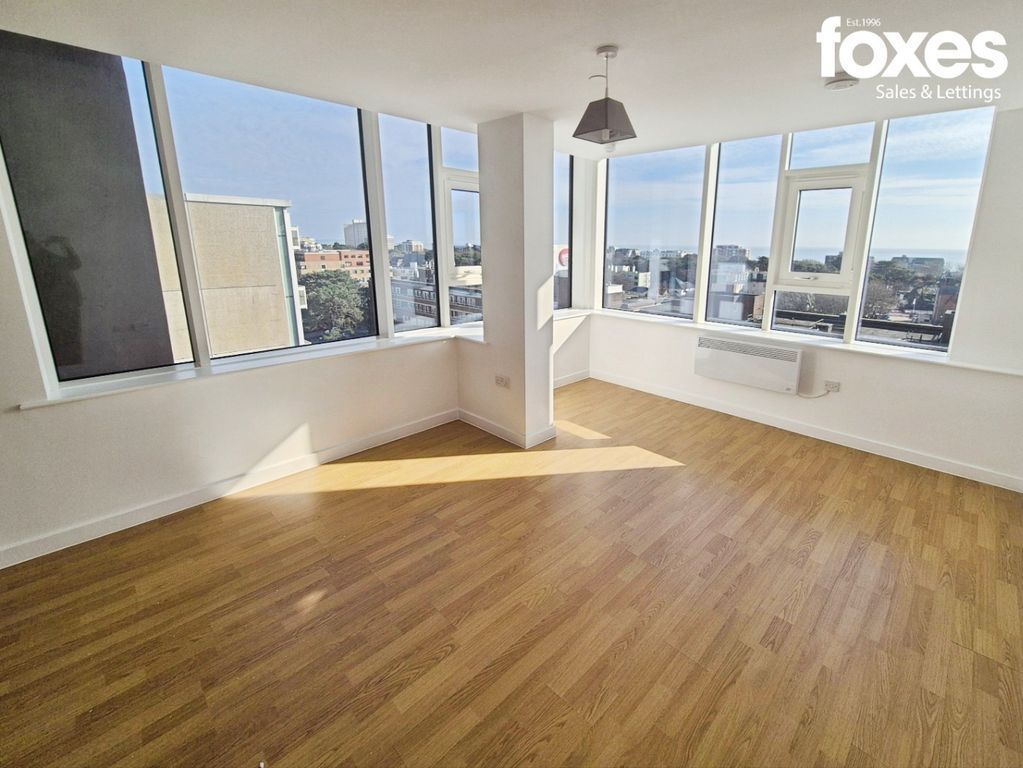 Property photo 2 of 10 4974142