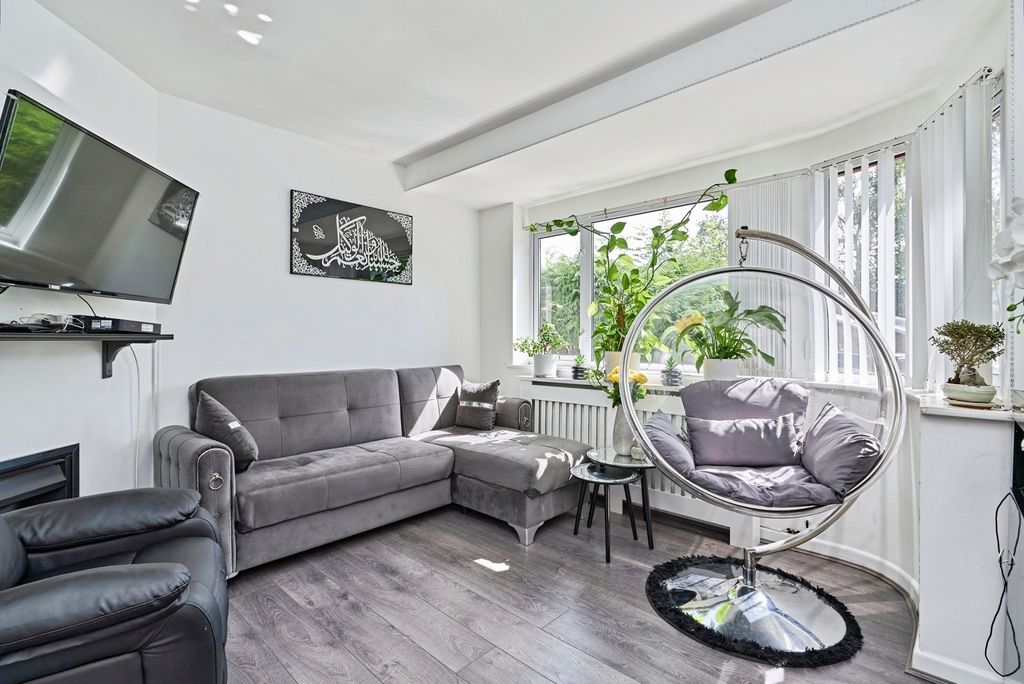 Property photo 2 of 15 Pbox-Img.Jpg