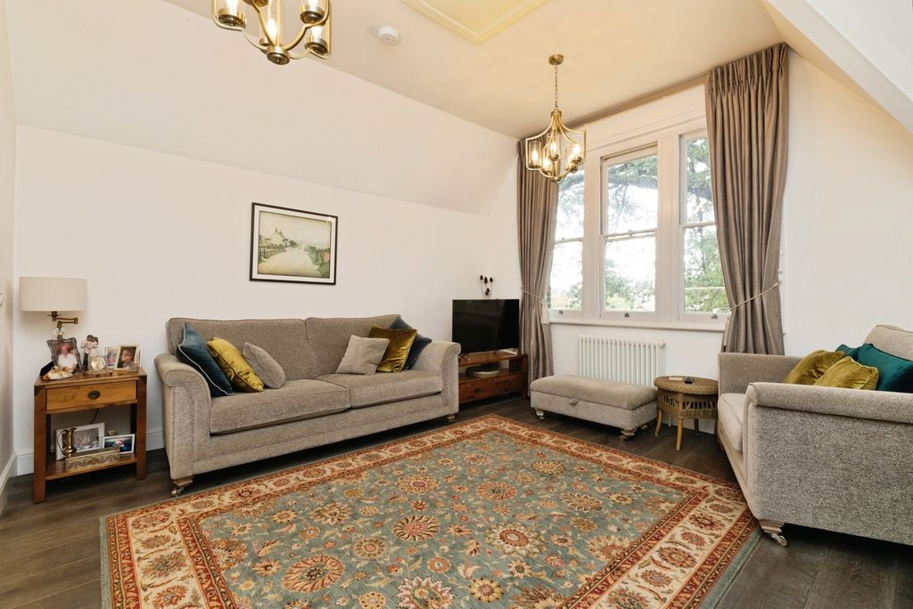 Property photo 2 of 19 Pbox-Img.Jpg