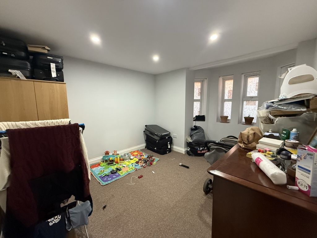 Property photo 2 of 6 Tempimageq6Fw9c