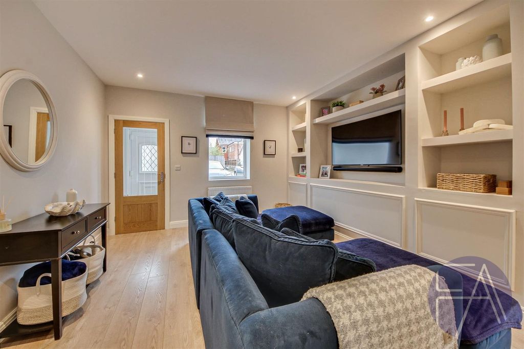 Property photo 2 of 22 5221511