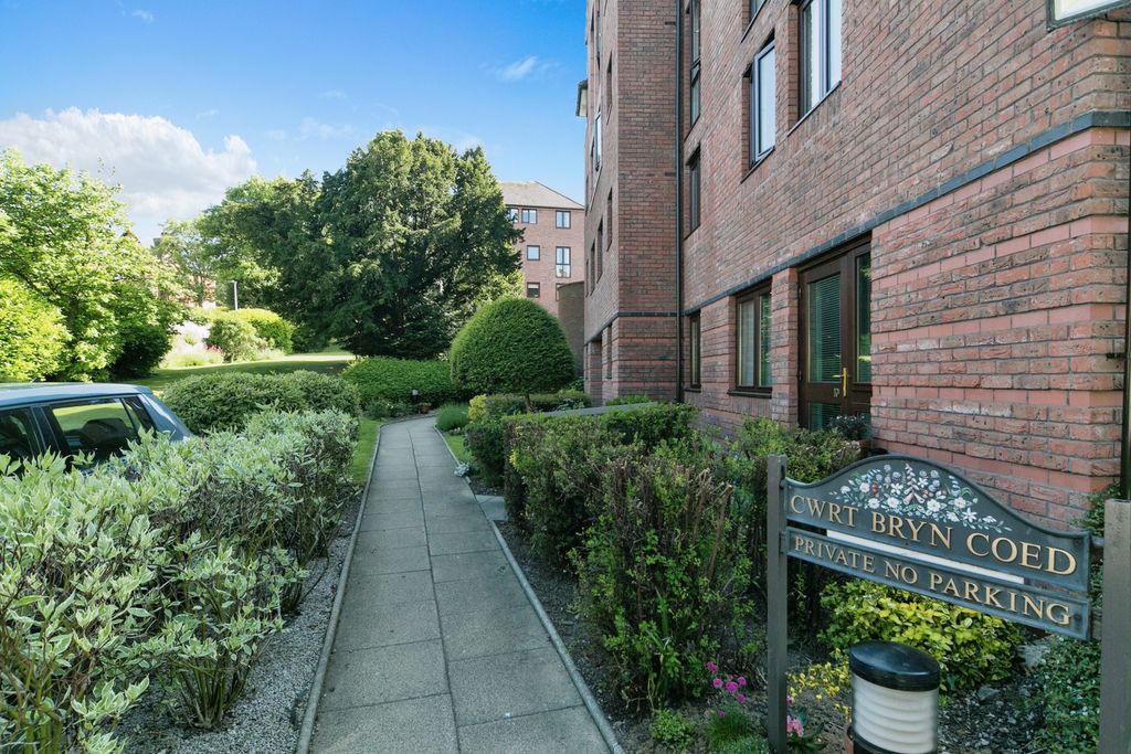 Property photo 2 of 6