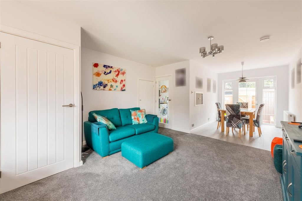 Property photo 2 of 17 4 Seafields-5.Jpg