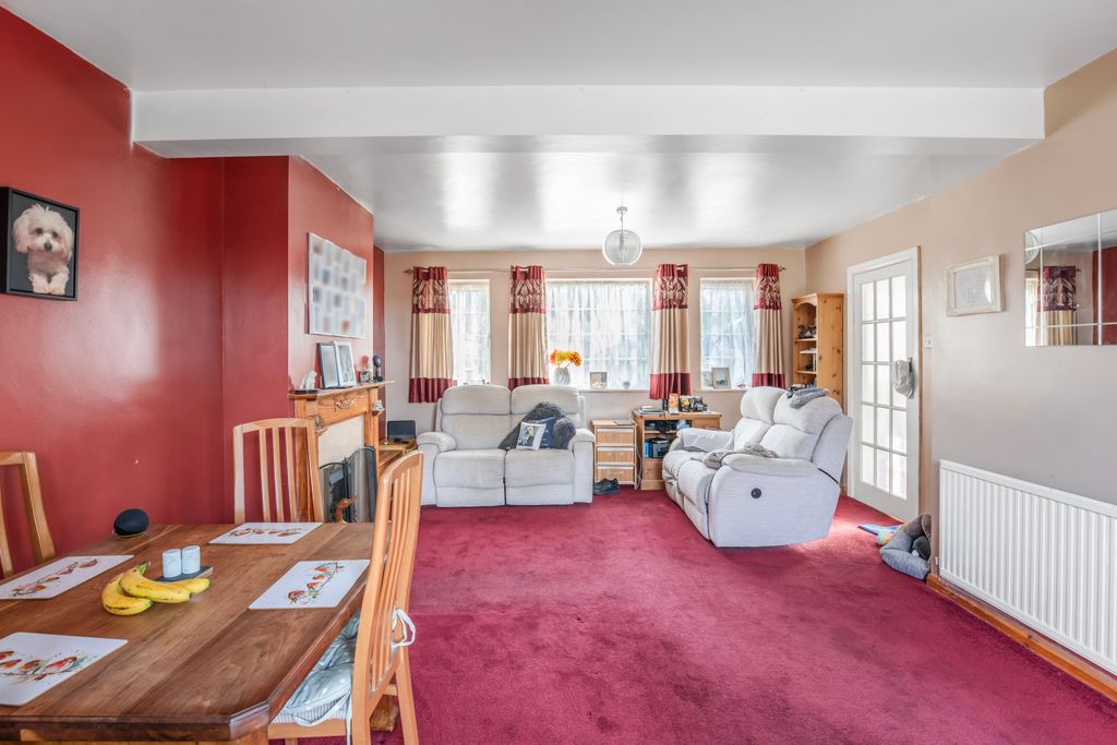 Property photo 3 of 27