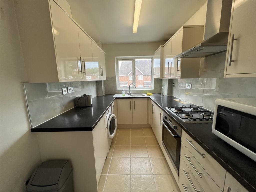 Property photo 2 of 6