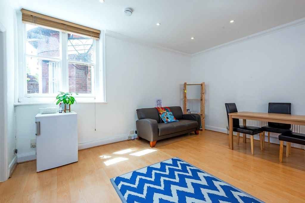 Property photo 2 of 7 Picture No. 14