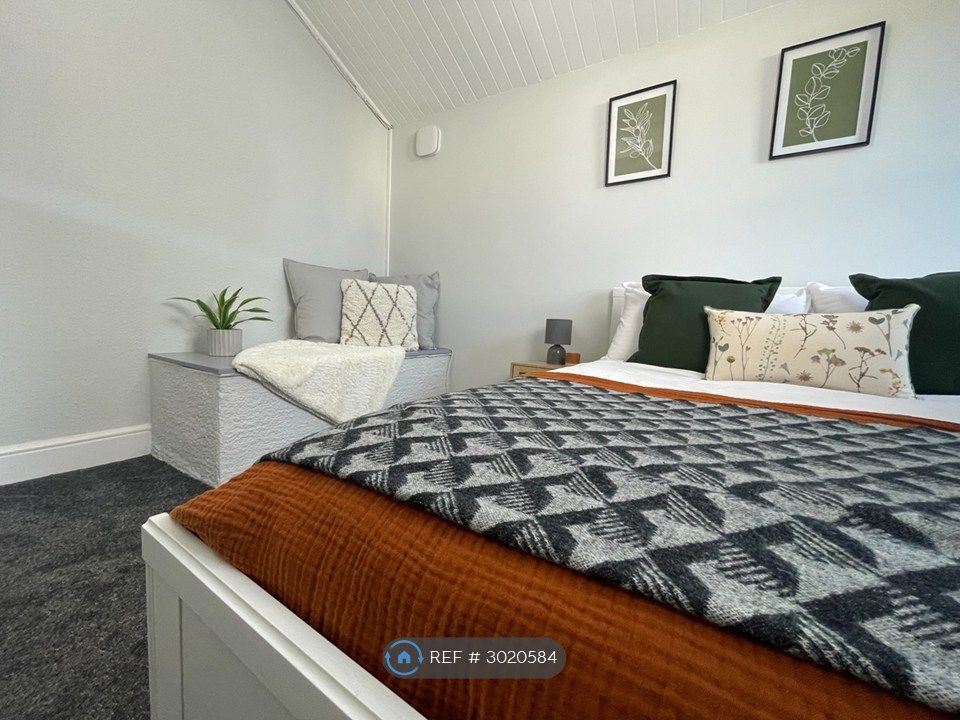 Property photo 1 of 11 Bedroom