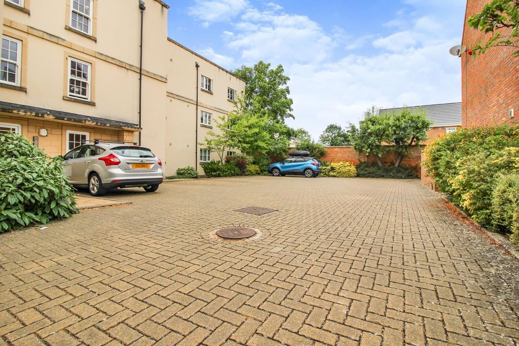 Property photo 3 of 5