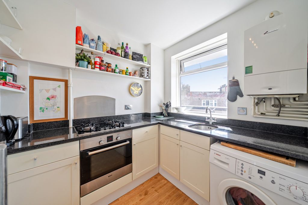Property photo 2 of 11 1510368-5-1A01Fbf...