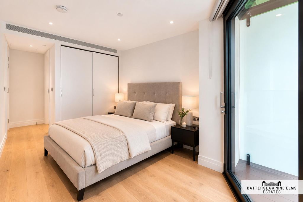 Property photo 3 of 15 Bed 1.Png