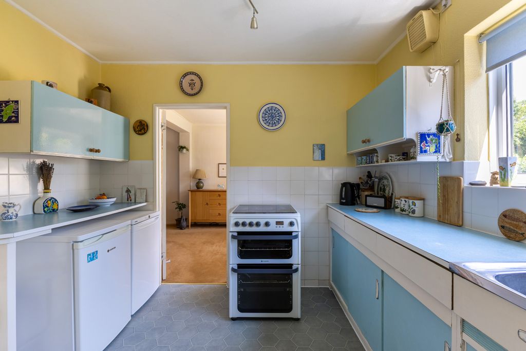 Property photo 2 of 26