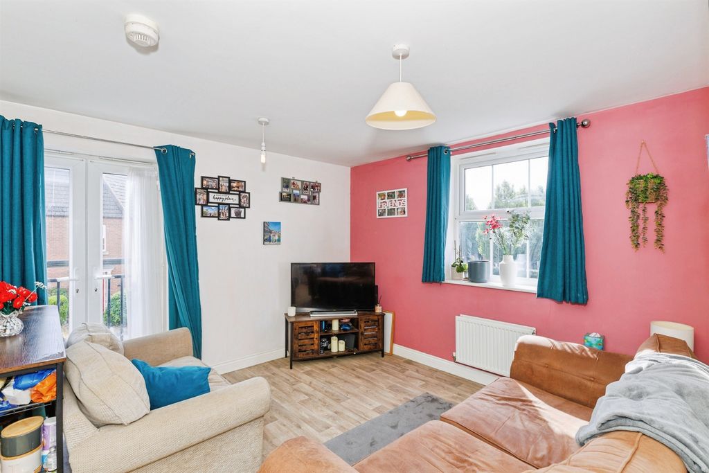 Property photo 2 of 18