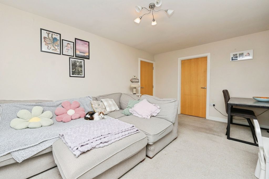 Property photo 3 of 22 Pbox-Img.Jpg