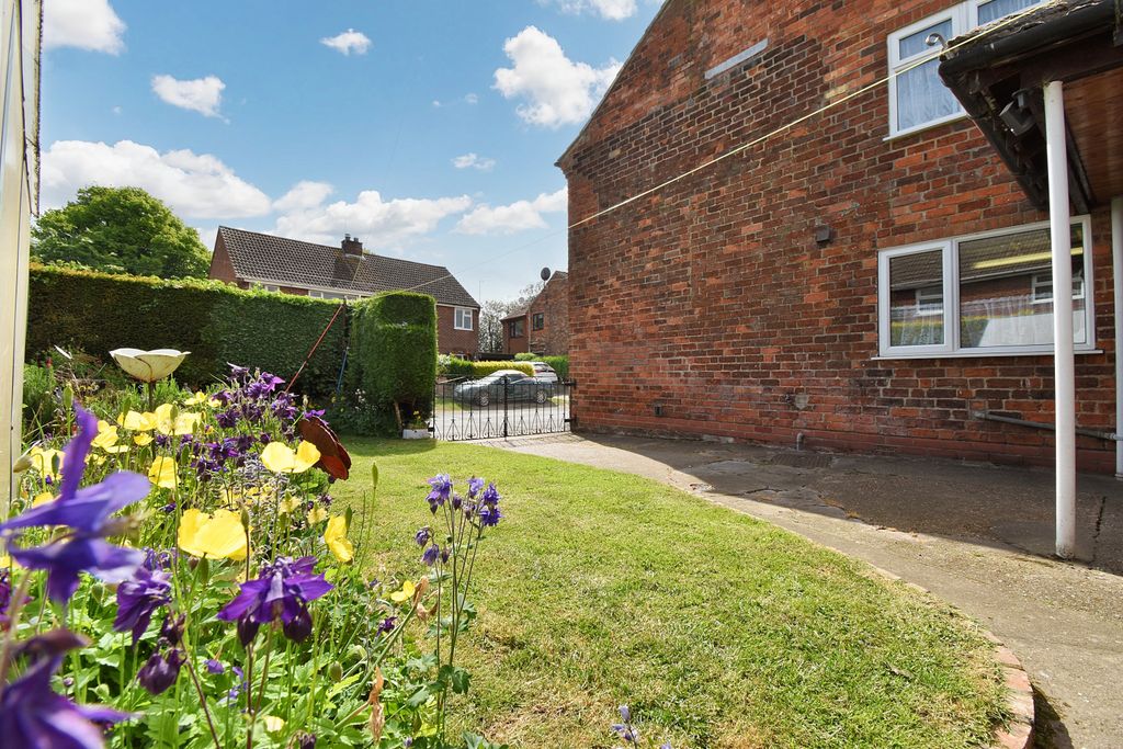 Property photo 2 of 17 Holmelea (10)