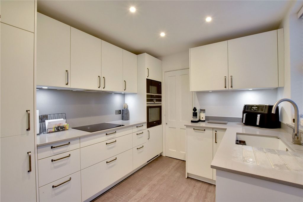 Property photo 2 of 17 Picture No. 06