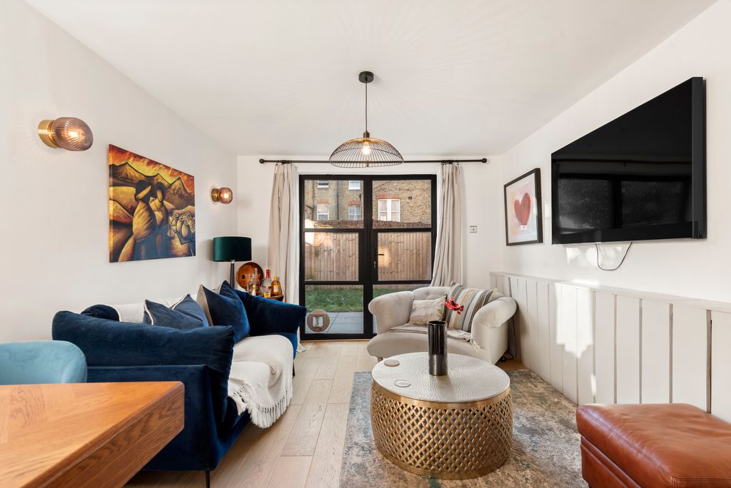 Property photo 2 of 9 Picture No. 31