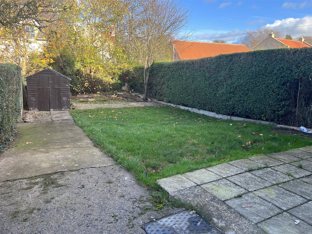 Property photo 2 of 11