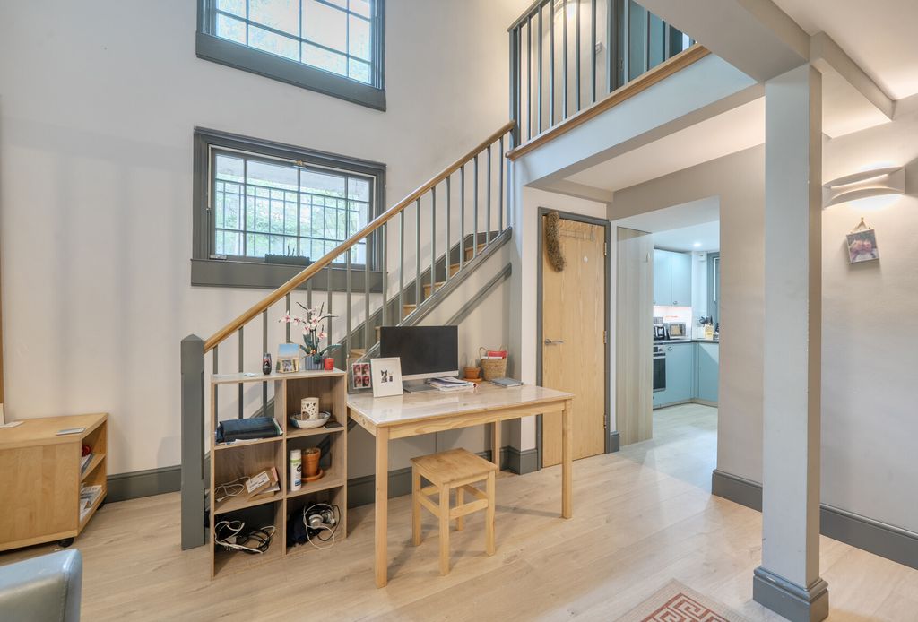 Property photo 3 of 13 1447175-16-69E747...