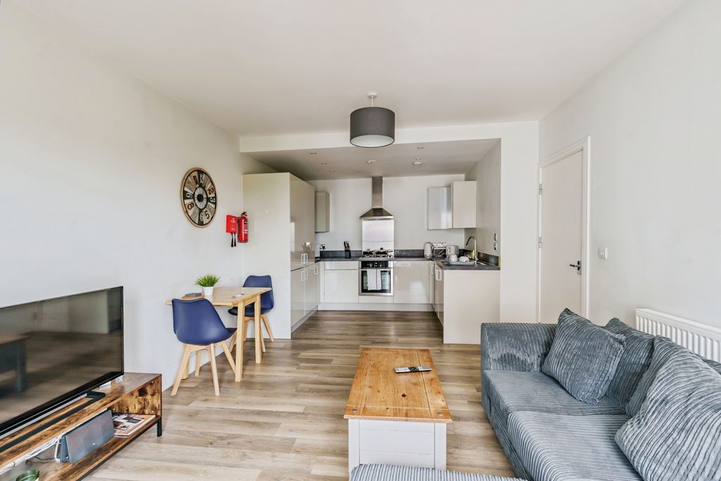 Property photo 2 of 17 Photo