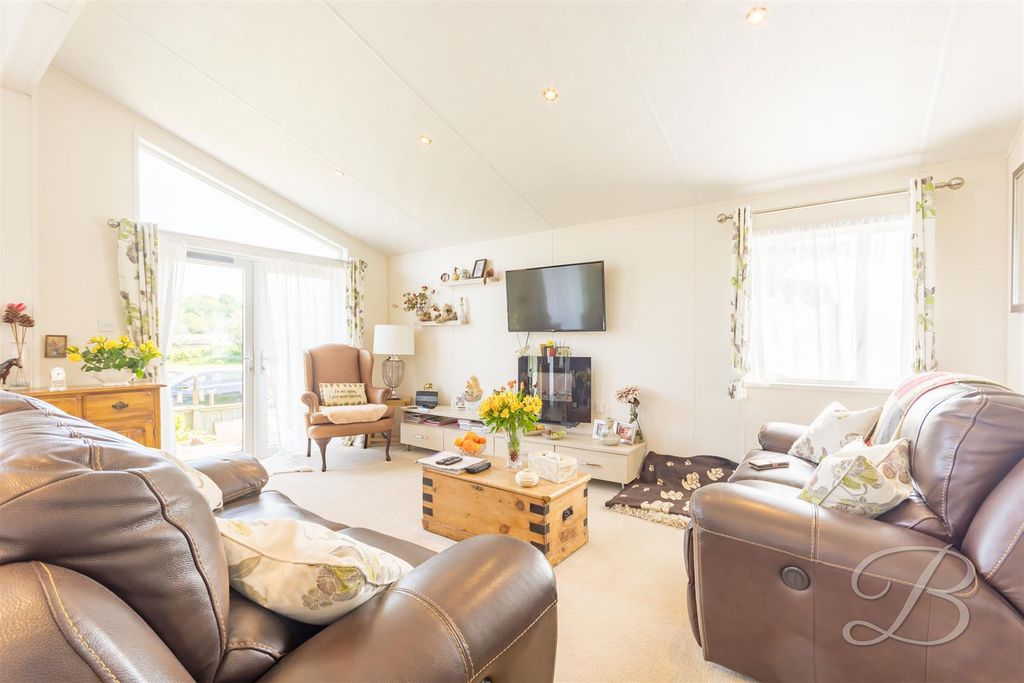 Property photo 3 of 13 CC Ltd10.Jpg