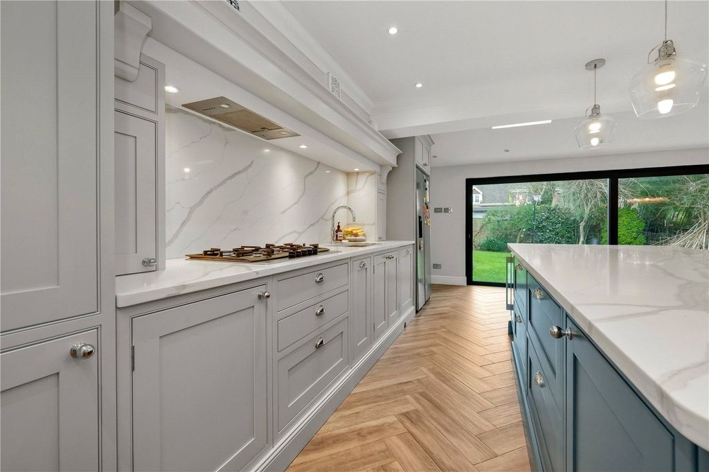 Property photo 3 of 13 Kitchen