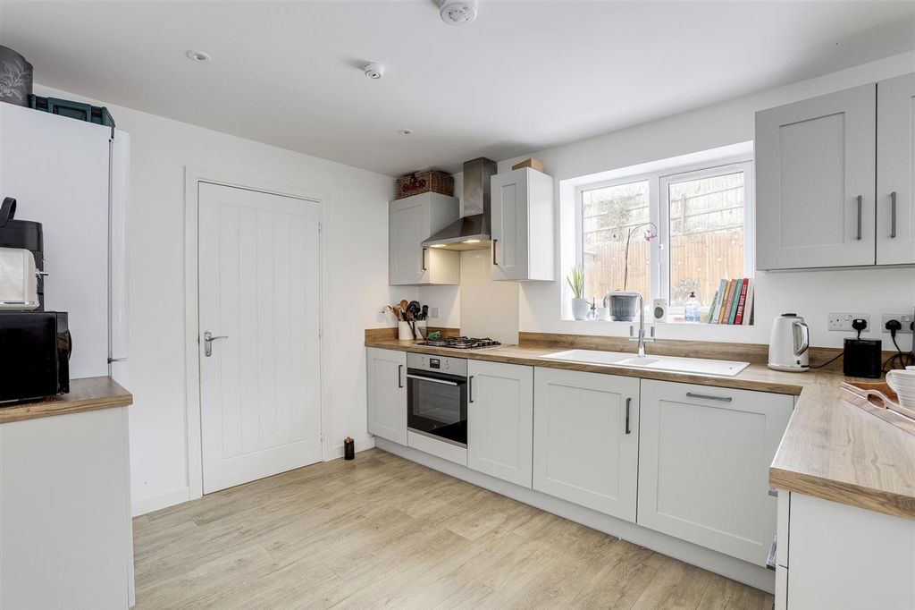 Property photo 3 of 22