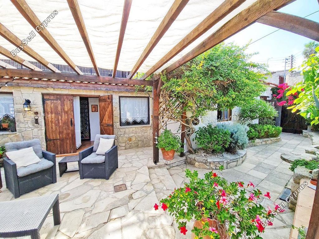 Property photo 2 of 53