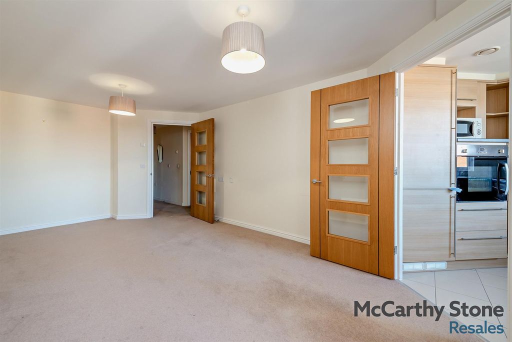 Property photo 3 of 26 8665718-Interior10-800.Jpg