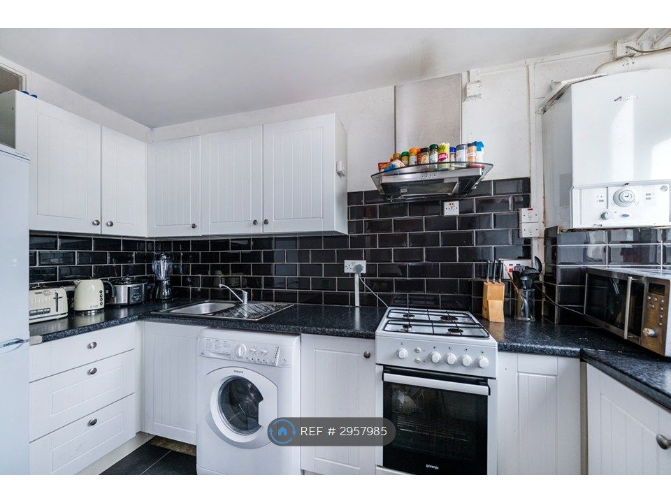 Property photo 1 of 8 Kitchen