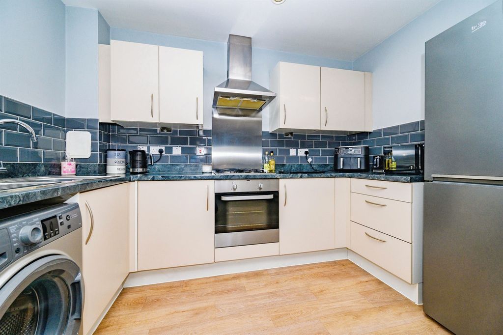 Property photo 2 of 14