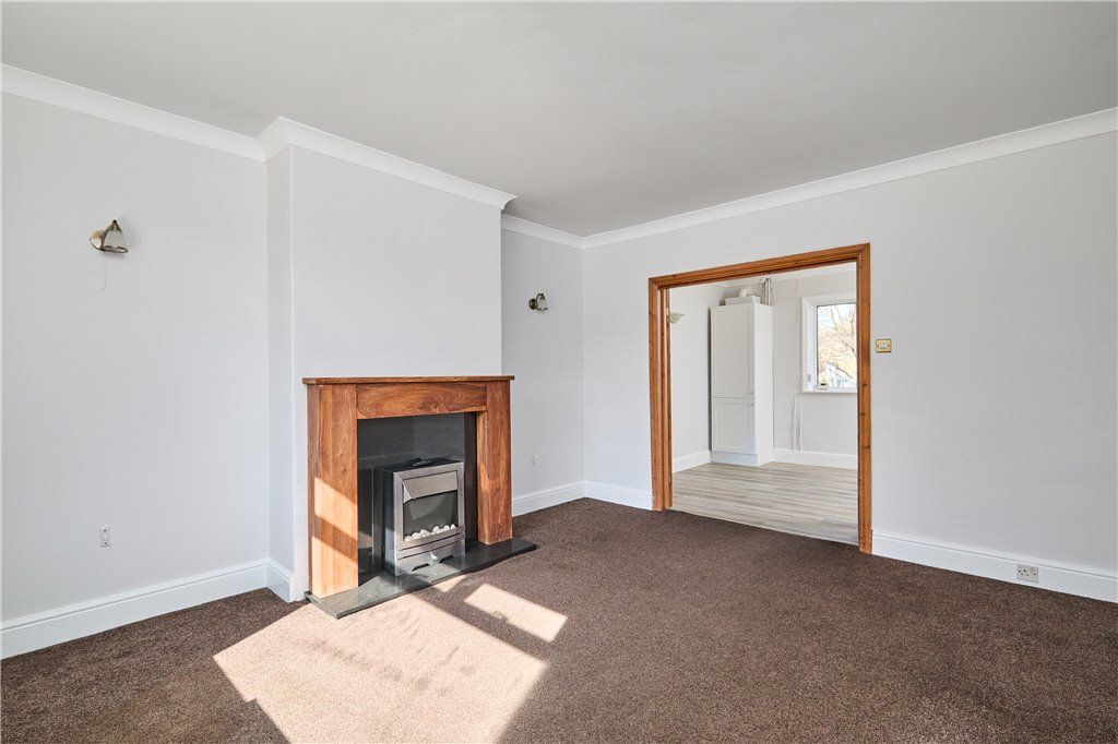 Property photo 3 of 18 Living Room
