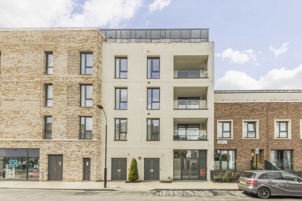 Property photo 1 of 8