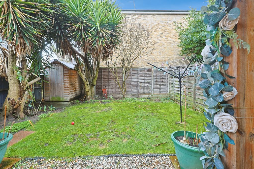 Property photo 3 of 15 Garden