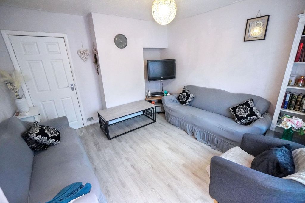 Property photo 2 of 7