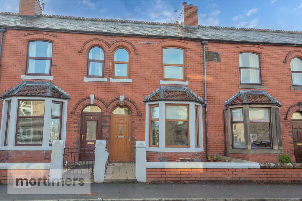 Property photo 1 of 14 External