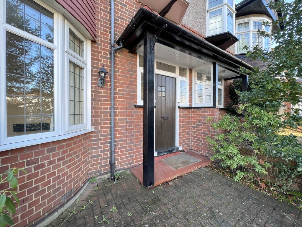 Property photo 2 of 26