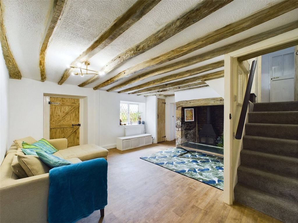 Property photo 1 of 17 Sitting Room