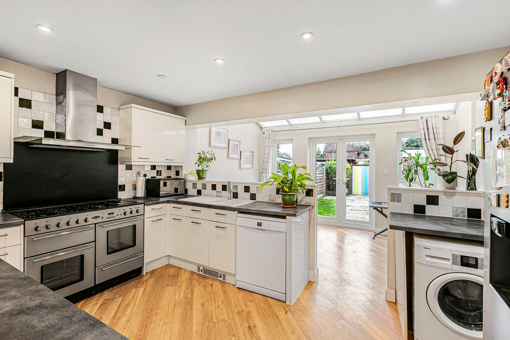 Property photo 2 of 15 Kitchen/Diner