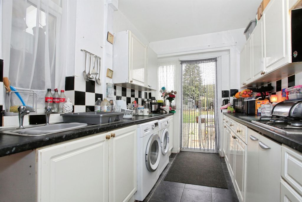 Property photo 2 of 17