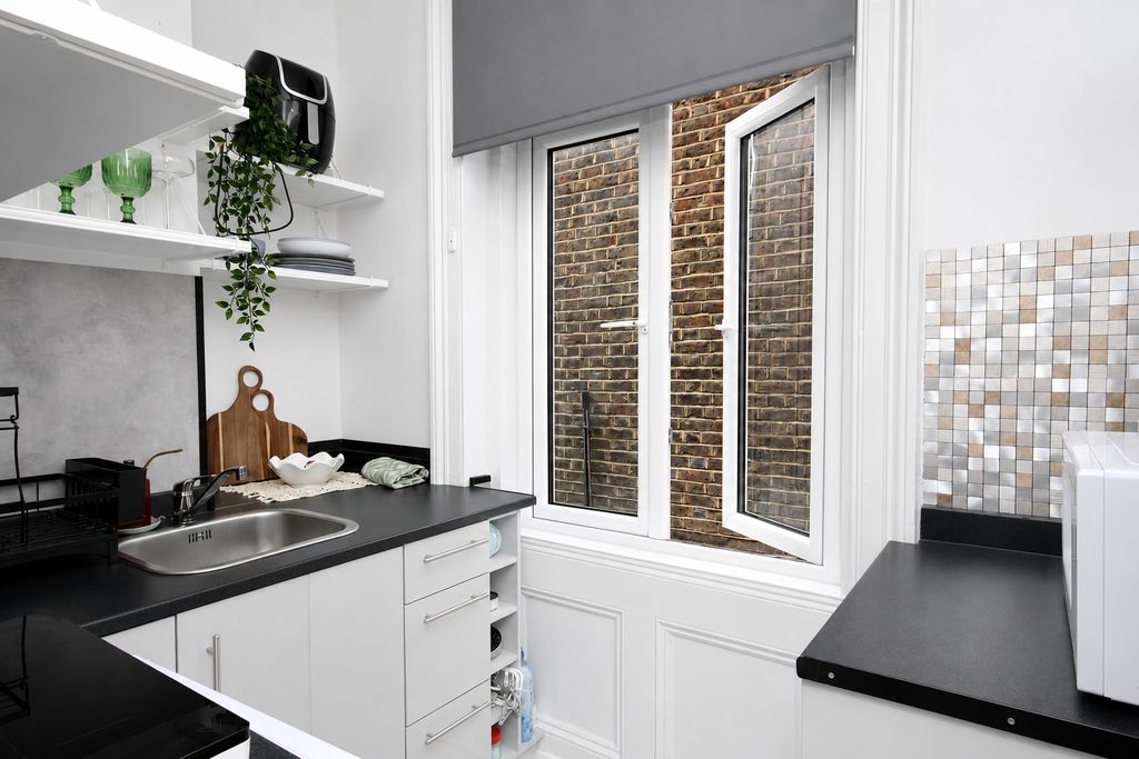 Property photo 3 of 4 Kitchen