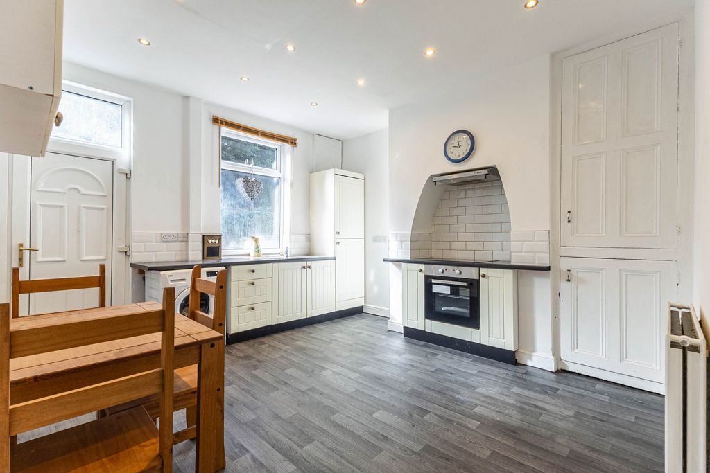 Property photo 2 of 18 Kitchen/Dining Room