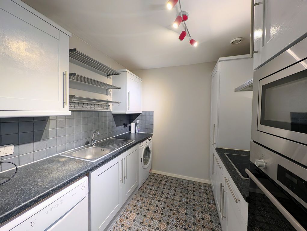 Property photo 2 of 18 Picture No. 01