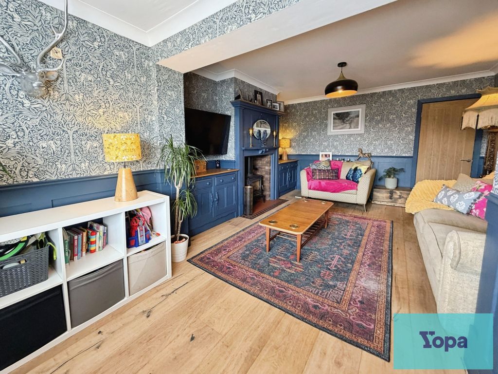 Property photo 2 of 21 2